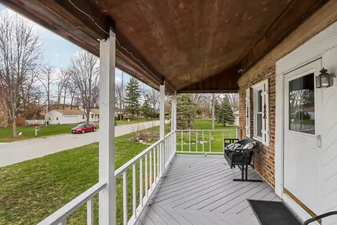 Exterior - 197 6th St, Wheeling, IL 60090 photo 4 of 10