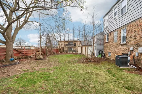 Exterior - 197 6th St, Wheeling, IL 60090 photo 6 of 10