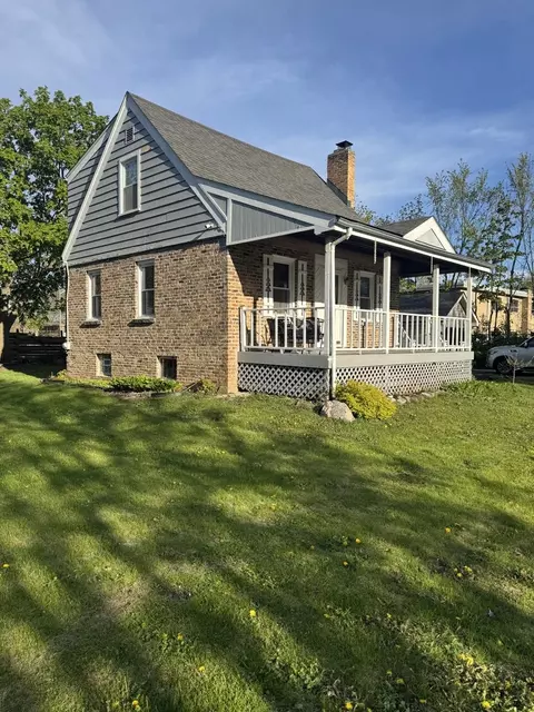 197 6th St, Wheeling, IL 60090