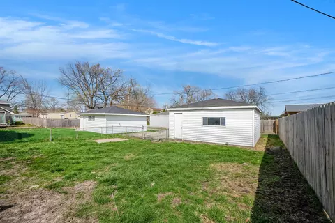 Exterior - 3819 Sangamon St, Steger, IL 60475 photo 5 of 9