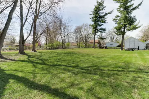 Exterior - 706 Vale St, Bloomington, IL 61701 photo 17 of 20