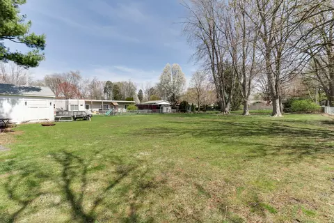 Exterior - 706 Vale St, Bloomington, IL 61701 photo 14 of 20