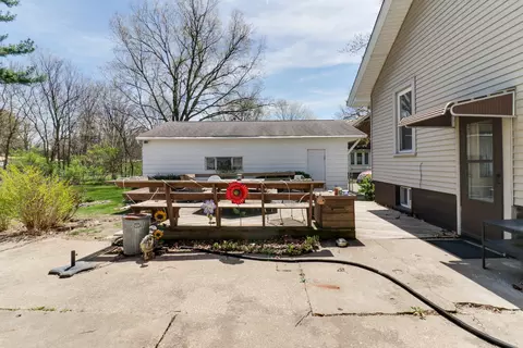 Exterior - 706 Vale St, Bloomington, IL 61701 photo 6 of 20