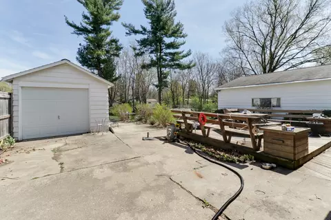 Exterior - 706 Vale St, Bloomington, IL 61701 photo 5 of 20
