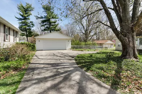 Exterior - 706 Vale St, Bloomington, IL 61701 photo 19 of 20