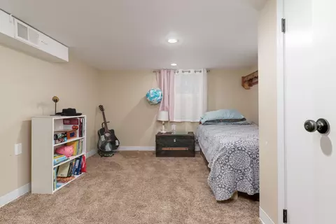 Bedroom - 706 Vale St, Bloomington, IL 61701 photo 5 of 6
