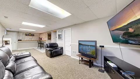 Living - 6521 Willow St, Spring Grove, IL 60081 photo 7 of 7