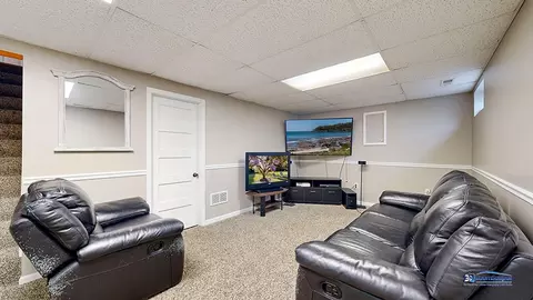 Living - 6521 Willow St, Spring Grove, IL 60081 photo 6 of 7