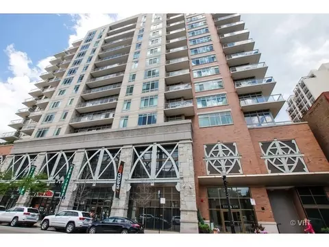 230 W Division St #707, Chicago, IL 60610