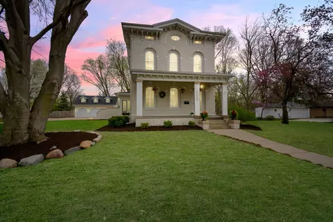 Exterior - 1005 Hovey Ave, Normal, IL 61761 photo 2 of 18