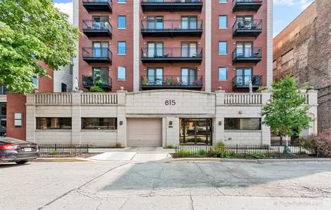 815 N Marshfield Ave #304, Chicago, IL 60622