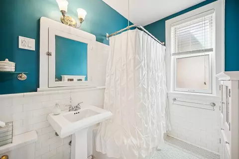 Bath - Undisclosed, Evanston, IL 60202 photo 1 of 1