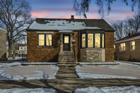 2253 S 9th Ave, North Riverside, IL 60546