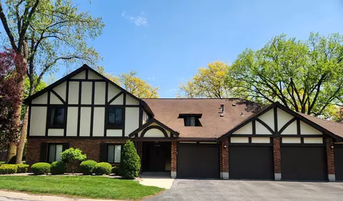 11241 Sycamore Ln #A, Palos Hills, IL 60465