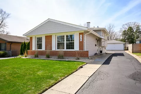 228 N Lombard Ave, Lombard, IL 60148