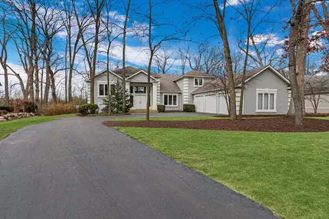 7613 Bittersweet Dr, Gurnee, IL 60031