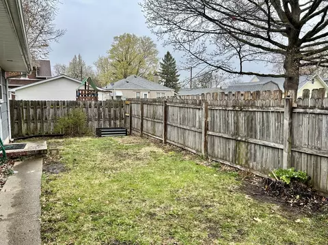 Exterior - 1407 Calhoun St, Peru, IL 61354 photo 3 of 3