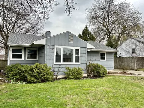 1407 Calhoun St, Peru, IL 61354