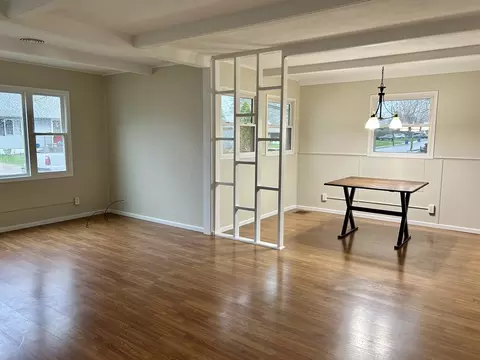 Living - 1407 Calhoun St, Peru, IL 61354 photo 1 of 2