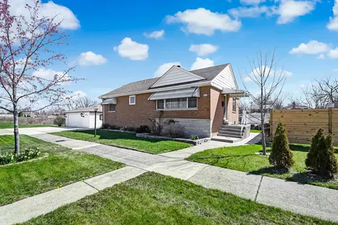 813 Suffolk Ave, Westchester, IL 60154