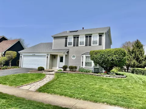 27 W280 Churchill Rd, Winfield, IL 60190