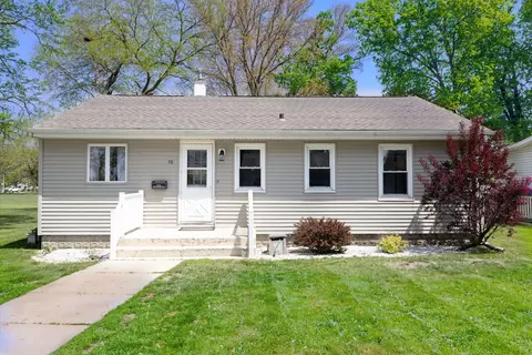 70 S Washington St, Coal City, IL 60416