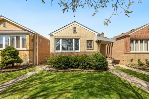 5534 S Natoma Ave, Chicago, IL 60638