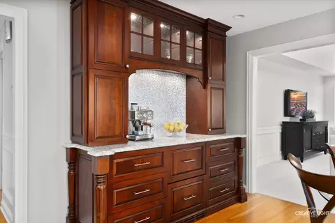 Kitchen - 1454 Rill Ct, Naperville, IL 60565 photo 7 of 8