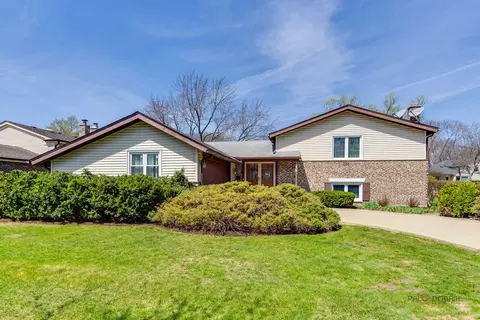 1338 E Best Dr, Arlington Heights, IL 60004