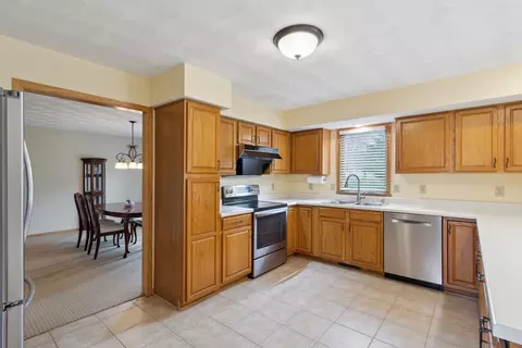 4735 Cabot Ln, Cherry Valley, IL 61016 photo 15