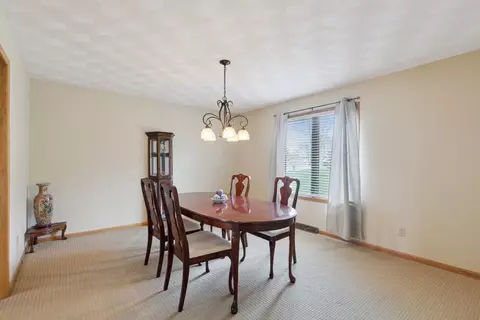 4735 Cabot Ln, Cherry Valley, IL 61016 photo 10