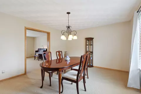 4735 Cabot Ln, Cherry Valley, IL 61016 photo 11