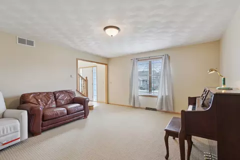 4735 Cabot Ln, Cherry Valley, IL 61016 photo 9