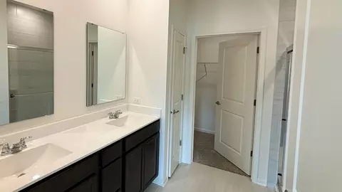 Bath - 1135 Bluebell Ln, Bartlett, IL 60103 photo 2 of 2