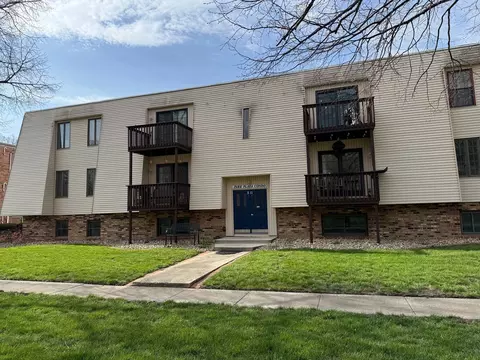 511 Broadway Ave #104, Mattoon, IL 61938