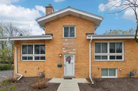 1605 N Arlington Heights Rd #D, Arlington Heights, IL 60004