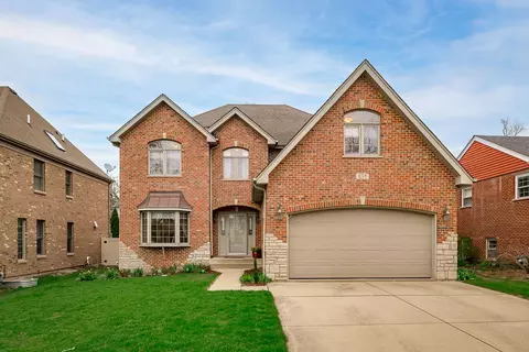 835 S Chatham Ave, Elmhurst, IL 60126