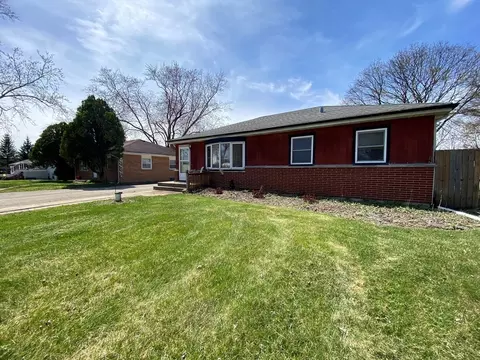 5 S416 Vest Ave, Naperville, IL 60563