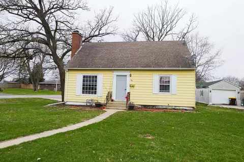 900 Garfield St, Harvard, IL 60033