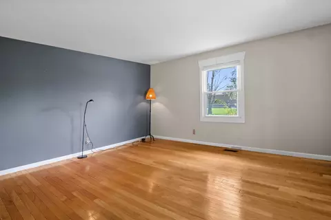 Living - 2180 Baker St, Aurora, IL 60506 photo 2 of 4