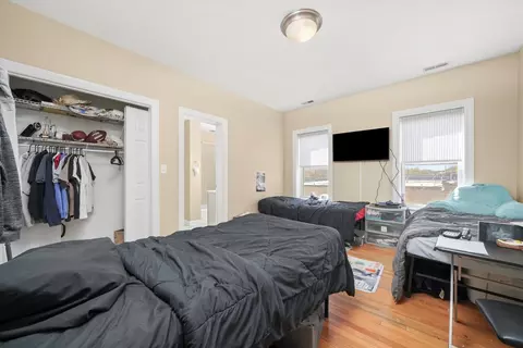 Bedroom - 121 Custer Ave #2S, Evanston, IL 60202 photo 1 of 3