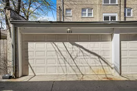Exterior - 121 Custer Ave #2S, Evanston, IL 60202 photo 7 of 7