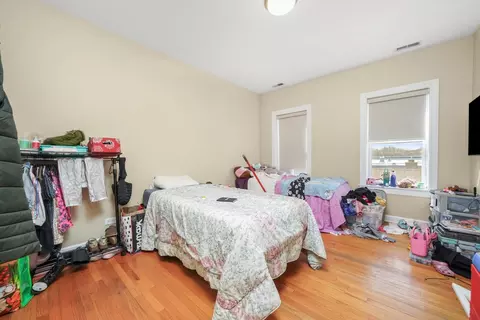 Bedroom - 121 Custer Ave #2S, Evanston, IL 60202 photo 2 of 3