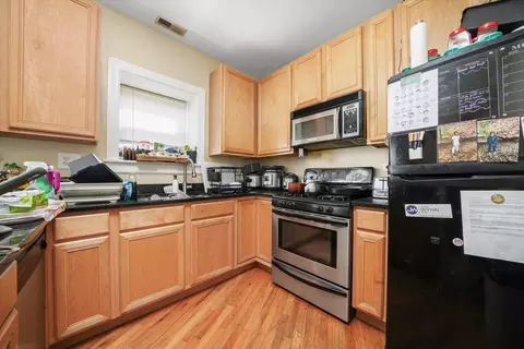 Kitchen - 121 Custer Ave #2S, Evanston, IL 60202 photo 1 of 1
