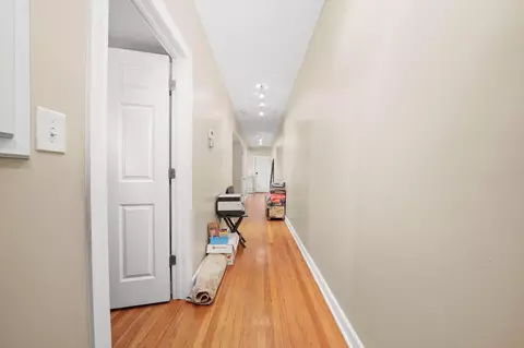 Entry Way - 121 Custer Ave #2S, Evanston, IL 60202 photo 1 of 1