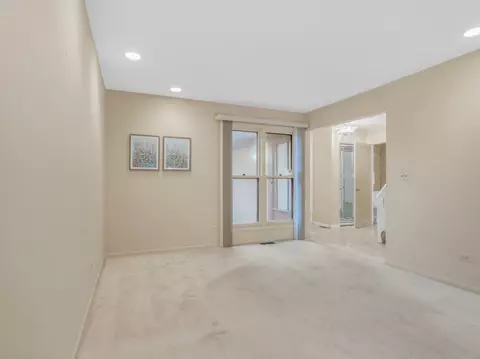 Living - 206 Shadowbend Dr, Wheeling, IL 60090 photo 2 of 2