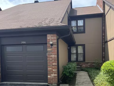 206 Shadowbend Dr, Wheeling, IL 60090