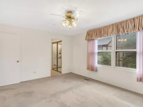 Bedroom - 206 Shadowbend Dr, Wheeling, IL 60090 photo 4 of 4