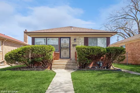 445 Englewood Ave, Bellwood, IL 60104