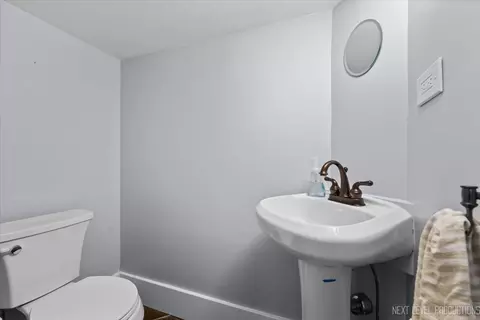 Bath - 349 N Lincoln St, Batavia, IL 60510 photo 4 of 4